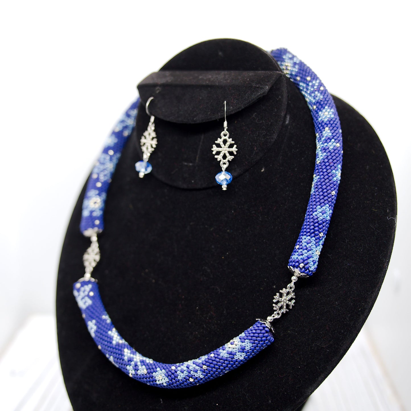 Midnight Snow Necklace Set