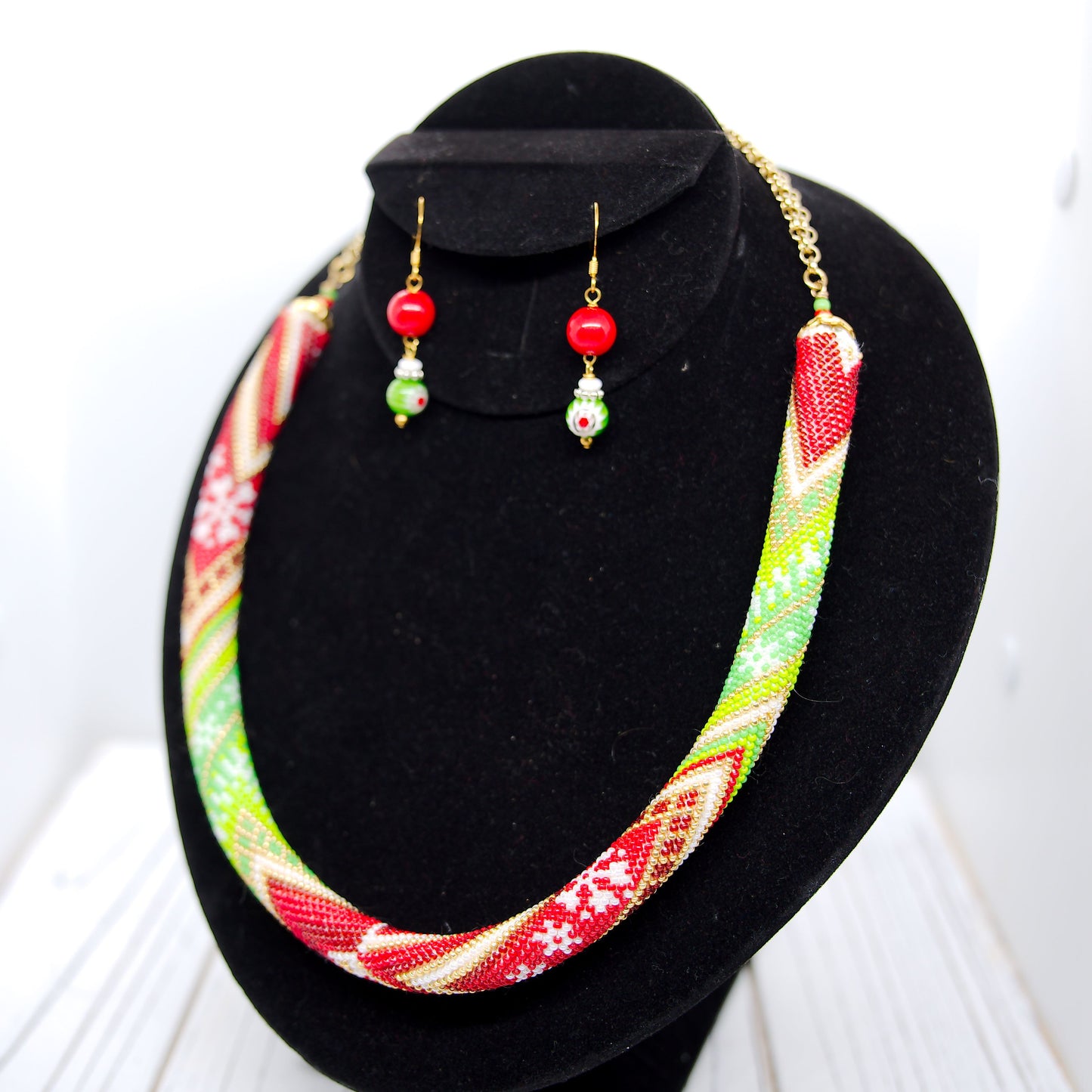 Snow For Christmas Necklace Set